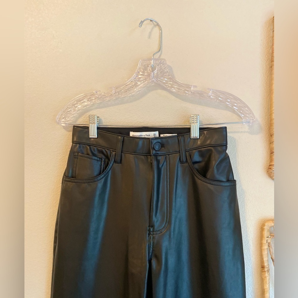 NWT Abercrombie & Fitch 26 Black Leather 90s Straight Ultra High Rise Pants G15 - Picture 5 of 10